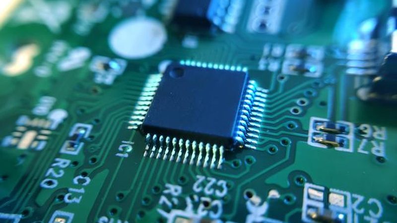 半导体公司定制样品：费用构成与考量因素